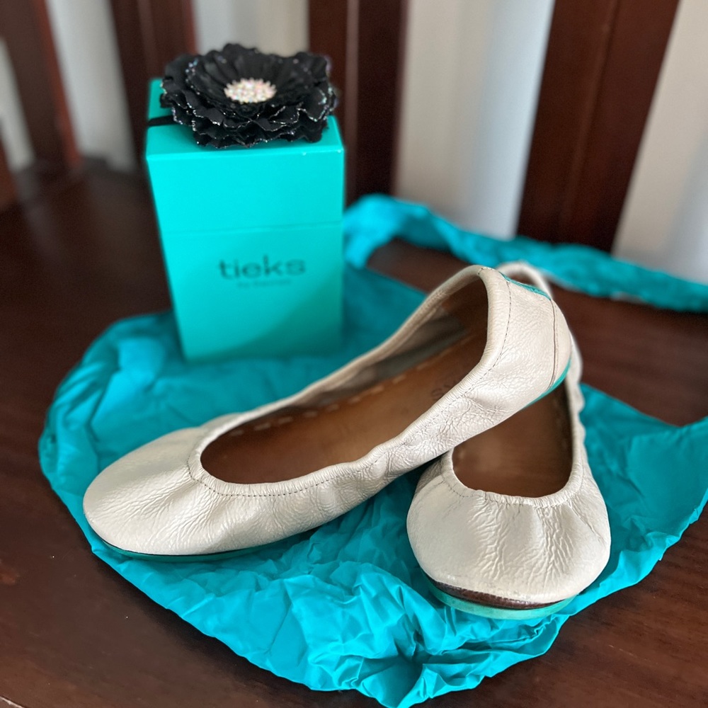 Tieks Feather Grey, size 9, gently used condition